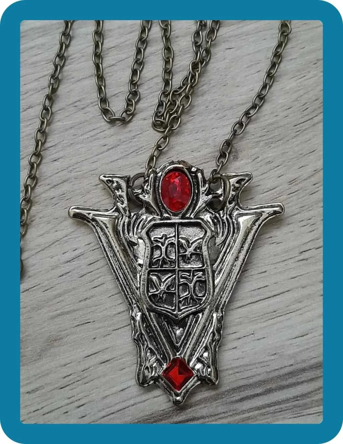Pendant necklace that represents the Volturi Family in the twilight saga. – photo 2
